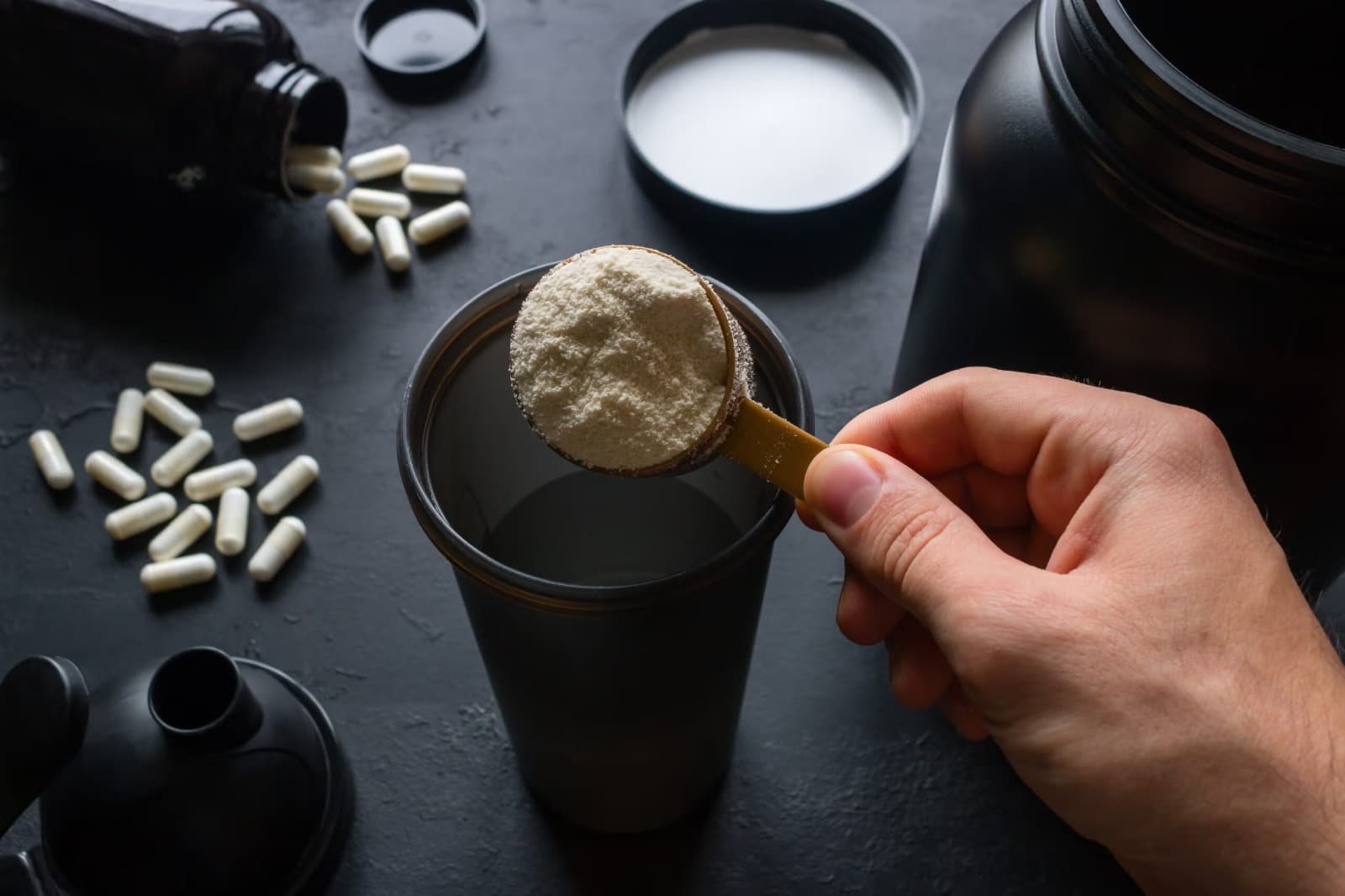 Bei Fitnesshaus24 Anabolika kaufen einfach, schnell und sicher – pre workout für maximale Leistung