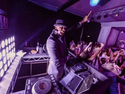 Wie Sie mit Ihrem DJ Hochzeit die perfekte Atmosphäre schaffen