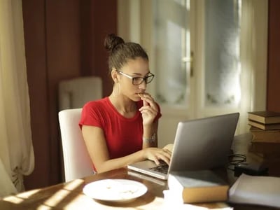 Nebenbei Geld verdienen mit dem eigenen Blog: Ein kompletter Guide