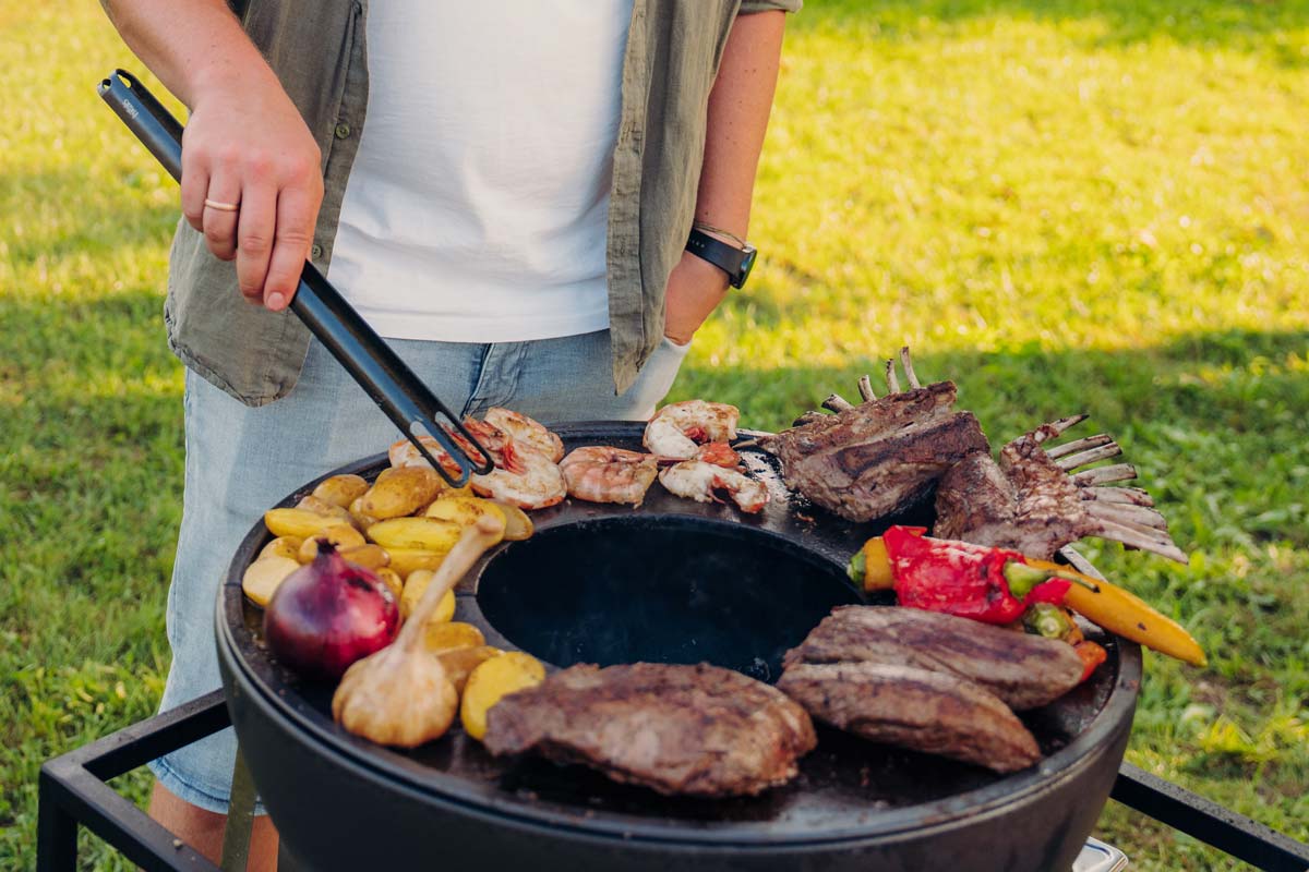 Küchenhelfer Set für ein gelungenes Weihnachts-BBQ: Wichtige Tools und Gadgets für festlichen Grillgenuss