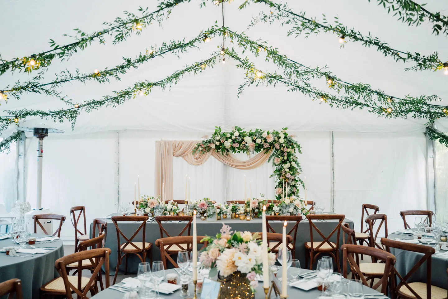 Heiraten unter freiem Himmel: Mit Stil – Zelt mieten für die Hochzeit