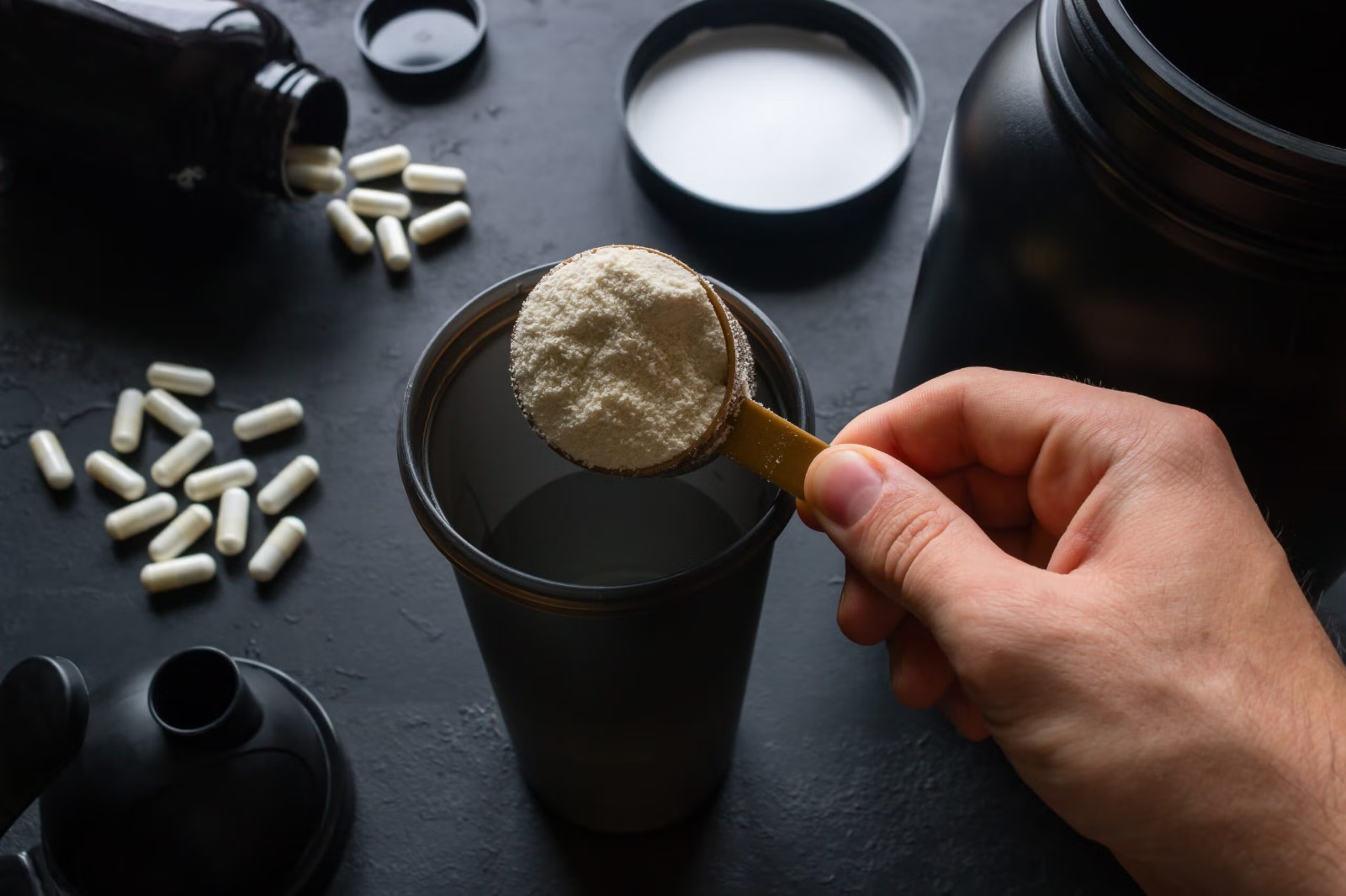 Bei Fitnesshaus24 Anabolika kaufen einfach, schnell und sicher – pre workout für maximale Leistung