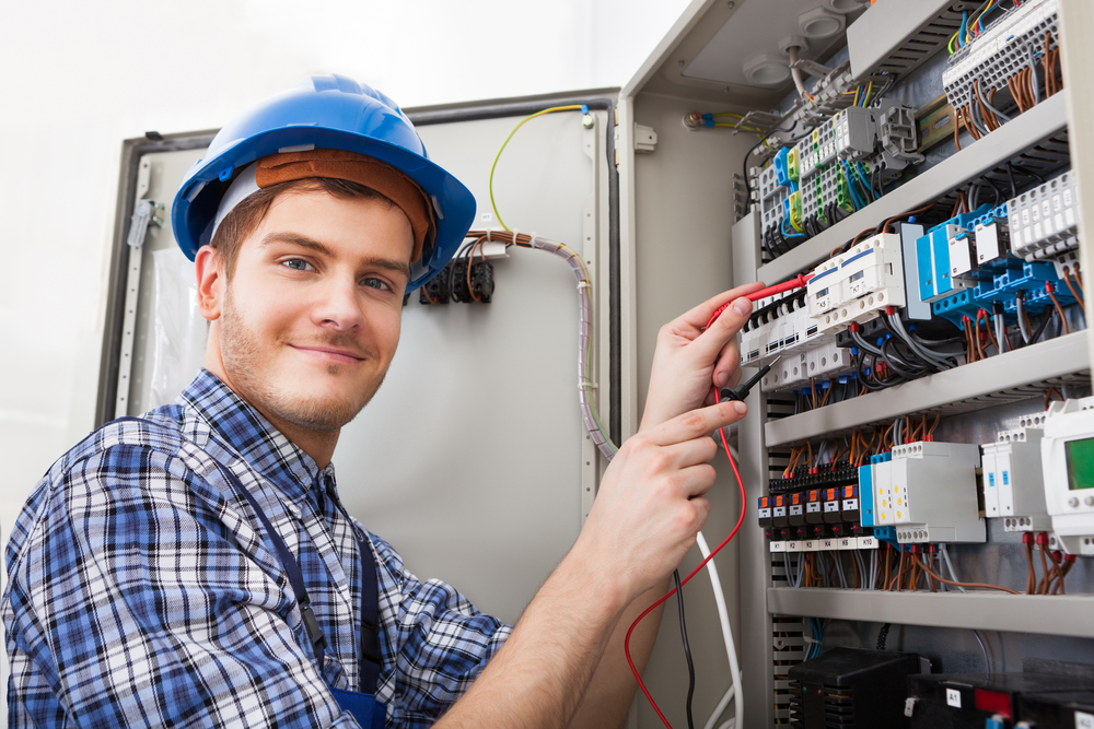 Welche Prüfkriterien gelten bei der Prüfung elektrischer Anlagen?